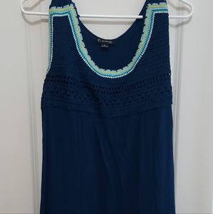 Sleeveless blue top